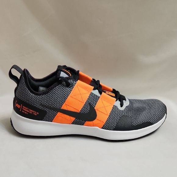 Nike Varsity Compete Training Sneakers (M Size 11)